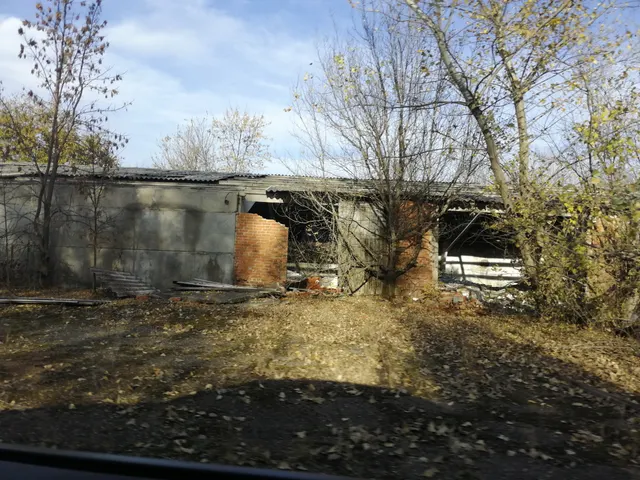Нежилое здание, общей площадь 2125,3 кв. м, с земельным участком площадью 11741 кв. м. по адресу: Россия, Республика Адыгея (Адыгея), г. Майкоп, ул. Адыгейская, дом № 169-ж, строение 1.