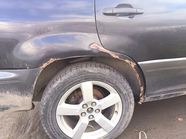 Легковой автомобиль TOYOTA HARRIER, 2001 г.в., г/н: Р628ХТ154, номер кузова: MCU150242273, темно-серого цвета. В не рабочем состоянии (залог)