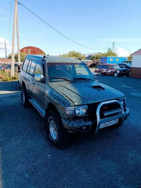 Автомобиль марки "Мицубиси Паджеро 2800 GL" VIN JMB0NV460XJ005325, 1998 г.в., г.р.з. С262РС89 (ключи и документы отсутствуют, техническое состояние не проверялось, пробег не известен). Имущество продается в том виде, в каком оно есть, в случае продажи возврату/обмену не подлежит. За скрытые дефекты имущества Продавец ответственности не несет.