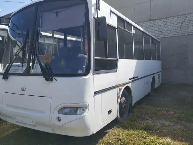 1. Автобус КАВЗ-4238-01 гос. номер О 328 РУ 126, VIN XTY52563TA0023297, номер кузова XTY52563TA0023297, 2010 года выпуска, цвет белый, инвентарный номер М 111217329, стоимость 254 800,00 рублей.  2. ЛиАЗ 525634, автобус гос. номер О 358 РУ 126, VIN Z7N423801F0001422, номер кузова Z7N423801F0001422, 2010 год выпуска, цвет белый, инвентарный номер Т000011930, стоимость 192 600,00 рублей.  3. Автобус КАВЗ-4235-31 гос. номер О 374 РУ 126, VIN Z7N423531A0001650, номер кузова Z7N423531A0001650, 2010