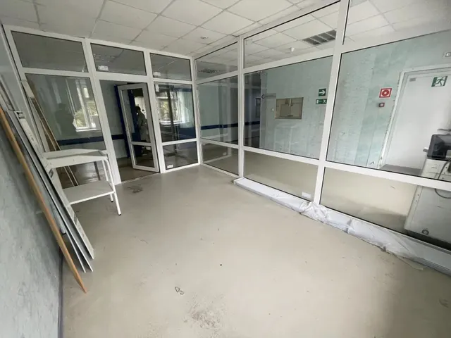 Право заключения договора аренды части нежилого помещения первого этажа с номером на поэтажном плане 46 площадью 16,4 кв. м из общей площади 168,1 кв. м во встроенном нежилом помещении, расположенном по адресу: Ярославская область, г. Углич, ул. Северная, д.7.
