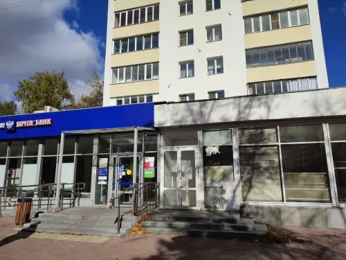 Лот № 1 Объект аренды, площадь 217,9 кв.м., номера помещений на поэтажном плане: 1 этаж, помещения: № 3-4, 27-35, адрес (местонахождение) объекта: Челябинская область, г.Челябинск, пр-кт Ленина, д. 64, пом. 8.