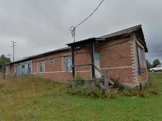 Государственное имущество, находящееся в собственности Республики Коми, расположенное по адресу: Республика Коми, г. Ухта, д. Лайково, ул. Центральная, д. 1 с земельным участком