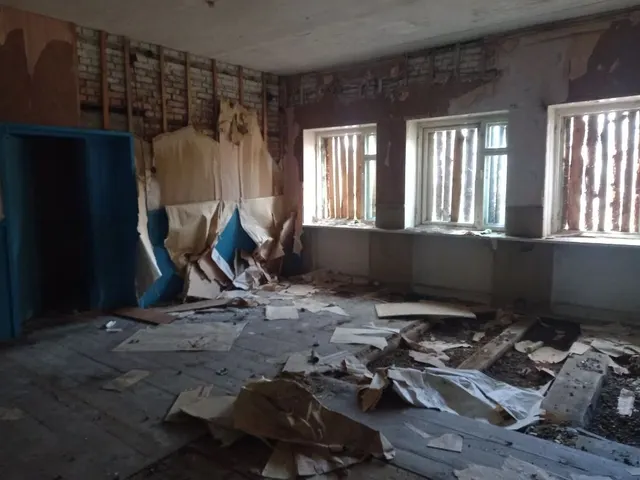 Нежилое здание площадью 324,4 кв.м., кадастровый номер 60:24:0051401:290 и земельный участок площадью 15000 кв.м., к№ 60:24:0051401:7, расположенные по адресу: РФ, Псковская область, м.о. Усвятский, д. Шершни, ул. Центральная, д.7А.