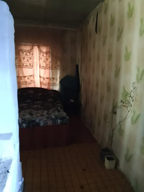1/4 доли в праве общей долевой собственности на жилой дом, назначение: жилой дом, 1 этаж (в т.ч. подземных 0), площадь 52,1 кв.м., к/н 75:27:140123:48, по адресу: Российская Федерация, Забайкальский край, м.о. Тунгокоченский, пгт. Вершино-Дарасунский, ул. Транспортная, д. 67. Земельный участок, на котором расположен жилой дом по сведениям, предоставленным от Администрации Тунгокоченского муниципального округа правовые отношения на земельный участок не оформлены