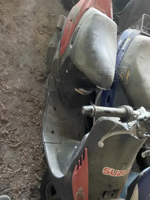 мопед марки "Suzuki", год выпуска не установлен, в корпусе зеленого цвета, без государственного номерного регистрационного знака, номер рамы L4HGTEJP966006602.