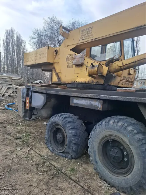 Специальный автокран КС 55713-3