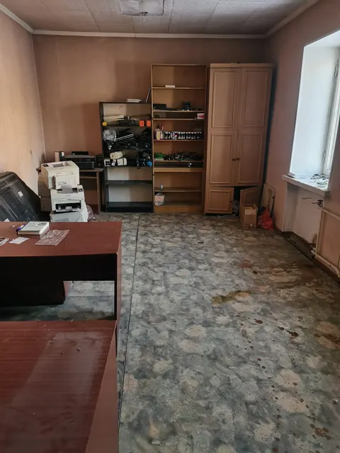 нежилое здание общей площадью  945,8 кв.м, кадастровый номер: 42:24:0101030:15370, расположенное по адресу: г. Кемерово, ул. Веры Волошиной, 13.