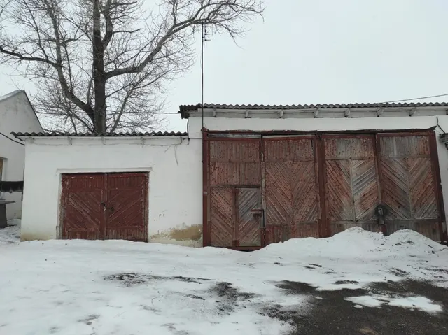 Имущественный комплекс, состоящий из четырнадцати нежилых зданий, двух сооружений, тридцати трех объектов движимого имущества и земельного участка с кадастровым номером 71:04:040902:242, Тульская обл., Богородицкий р-н, п. Товарковский, ул. Станционная, д. 1А