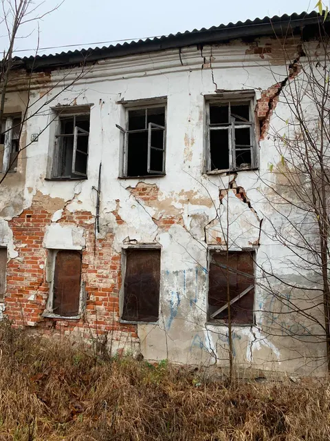 Изъятый на основании заочного решения суда объекта культурного наследия местного (муниципального) значения «Дом жилой кожзаводчиков Бутиковых», середина XIX в., расположенный по адресу: Ярославская область, Гаврилов-Ямский район, с. Великое, ул. Труфанова, д.20, с земельным участком с кадастровым номером 76:04:020103:472

