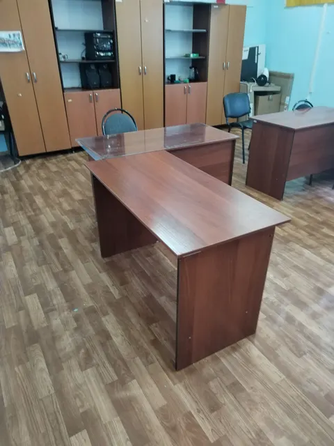 Нежилое офисное помещение площадью: 37,2 кв. м., номер помещения – 6, расположенное на 1 этаже здания МАУ «Бизнес-инкубатор БМР», входит в состав объекта муниципальной собственности Балаковского муниципального района Саратовской области – административного здания, общей площадью 2 213,7 кв. м кадастровый номер 64:40:020405:173.