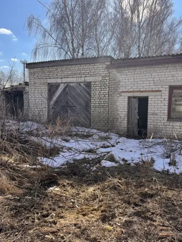 земельный участок, РНФИ П11160005826, кадастровый номер: 73:01:020121:94, площадью 32 кв.м, адрес объекта: Ульяновская область, р- н Базарносызганский, р.п. Базарный Сызган, ул. Ульяновская, No 57Б, с расположенным на нем объектом недвижимого имущества: гараж, РНФИ П12730005658 кадастровый номер: 73:01:020121:97, площадью 28 кв.м