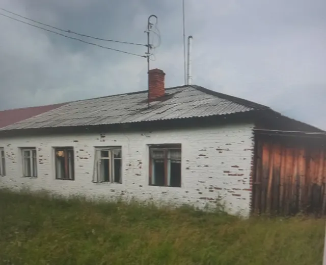 Комплекс недвижимого имущества: 1. Нежилое здание (реестровый номер имущества - 17715) (часть здания пищеблока) общей площадью 66,5 кв. м, кадастровый номер 66:01:2101001:332, расположенный по адресу: Свердловская область, Алапаевский район, пос. Ельничная, ул. Береговая, д. 10-2 2. Нежилое здание (реестровый номер имущества - 14799) (часть здания детского сада) общей площадью 87,5 кв. м, кадастровый номер 66:01:000000:1316 Нежилое здание (реестровый номер имущества - 14800) (часть здания школы)