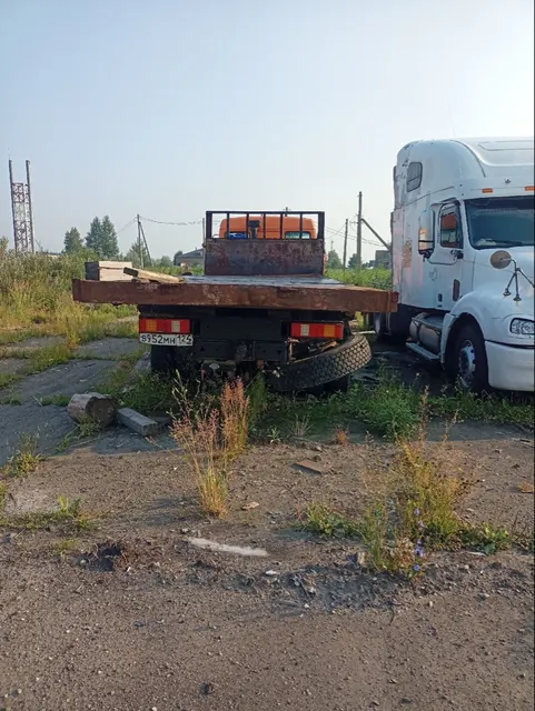Грузовой автомобиль - тягач седельный FREIGHTLINER CL120064ST, 2003 Г.В., г/н: О357УМ154, VIN: 1FUJA6CK94LM71398, цвет белый (арест, повтор)