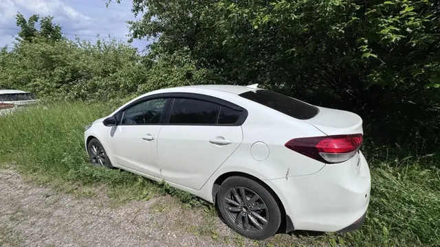 "КИА YD CERATO, FORTE" с гос. знаком В 175 ОН 790 RUS (в комплекте ключи и СТС от автомобиля), (21-008500-1)