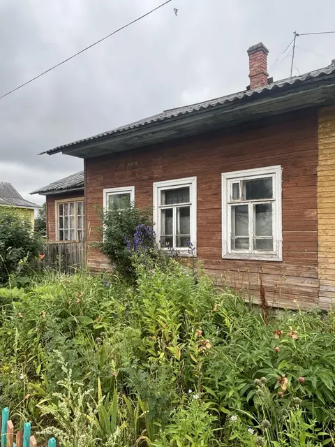 Нежилое помещение 35:10:0104010:196, находящееся по адресу: Вологодская обл., г. Великий Устюг, ул. Яшина, д. 10, к. 2
