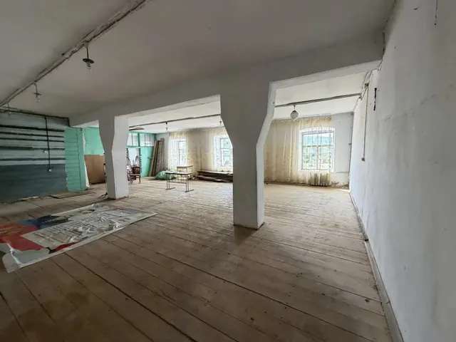 Нежилое помещение площадью 145,9 кв. м, кадастровый номер 25:28:000000:46413, 1 этаж, расположенное по адресу: Приморский край, г. Владивосток, остров Попова, ул. Подгорная, д. 13а, пом. II
