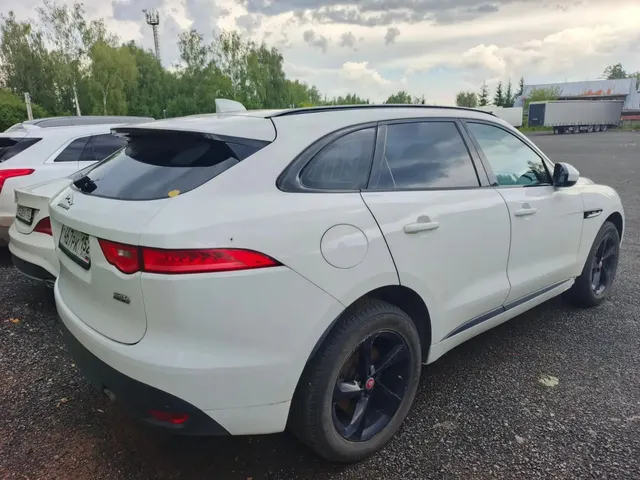 а/м Jaguar F-Pace белого цвета, 2018 г.в., гос. №T467PK 152, VIN SADCA2BX9KA364919, двигатель №PTZ04180718V0730, зарегистрировано ограничение