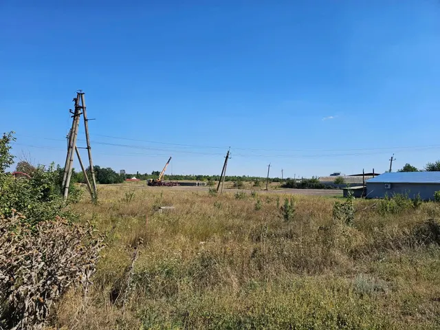 Земельный участок, кадастровый номер 95:30:0101127:367, площадью 1500 кв. м., расположенный по адресу: Российская Федерация, Луганская Народная Республика, муниципальный округ Свердловский, г. Свердловск, улица Олимпийская, земельный участок 1А; категория земель: земли населенных пунктов; вид разрешенного использования:  Магазины  (Код 4.4).