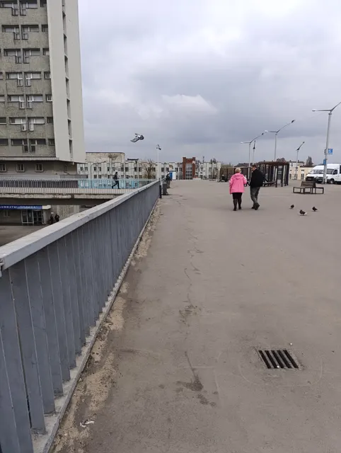 Часть плиты привокзальной площади
