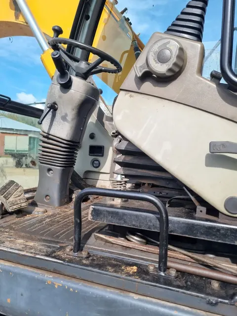 Экскаватор HYUNDAI R140W-7
