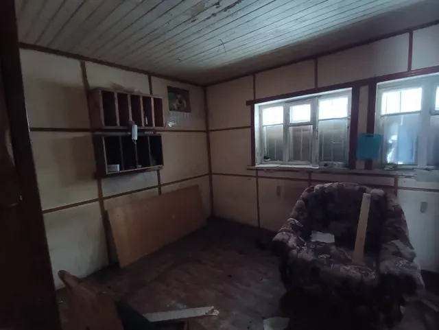 Здание красного уголка, площадью 137.80 м², нежилое, с земельным участком