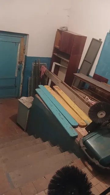Нежилые помещения площадью 16,5 кв.м., с кадастровым номером 31:06:0324002:2616 и  площадью 12,3 кв.м.,  с кадастровым номером 31:06:0324002:2615, расположенные по адресу: Белгородская обл., г. Старый Оскол, микрорайон Парковый, д. 23.