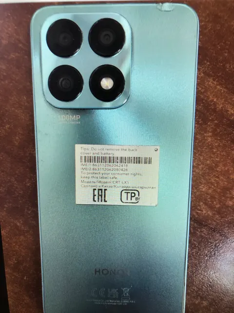 Сотовый телефон марки «HONOR Х8а » модель «CRT-LX1», IMEI1: 863112062062418, IMEI2: 863112062080428, б/у, голубого цвета, по корпусу имеются потертости, чехол черного цвета — 1 шт.