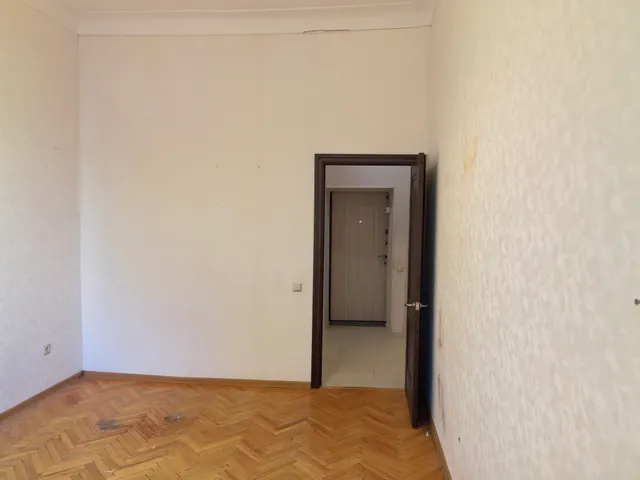 Продажа имущества, находящегося в собственности города Москвы, жилое помещение по адресу: г. Москва, Малый Лёвшинский, д. 14/9, стр. 1, кв. 13, площадью 25,2 кв.м (Этаж № 1), кадастровый номер: 77:01:0001055:1652