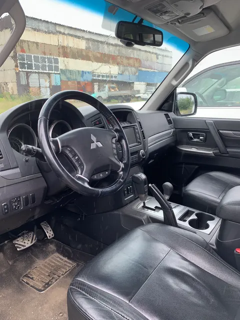 Автомобиль МITSUBISHI PAJERO 3.0 LWB, 2012 года выпуска, VIN JMBLYV93WCJ006931 (один ключ от автомобиля, информация по документам отсутствует)