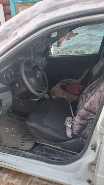 Легковой седан; LADA; GRANTA, 2020 г.в., г/н Н014ВТ75, VIN: XTA219010M0717467, номер кузова (прицепа): XTA219010M0717467, цвет белый. ПТС отсутствует. У ТС имеются повреждения в виде сломанного заднего бампера, передний бампер держится за счет проволоки, имеются сколы потертости, вмятины, следы от шурупов, не исправен двигатель и загнута задняя балка