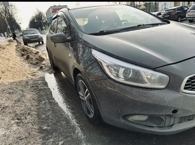 Легковой автомобиль Kia JD (Cee"d), г/н С024УО716, VIN XWEHMS12AE0005162, Г5YHMS12AEL140796, № ДВИГ. EZ853984, 2014 г.в. (1490 (2), Просвирина Л.А.). Начальная стоимость 561 850,00 рублей.