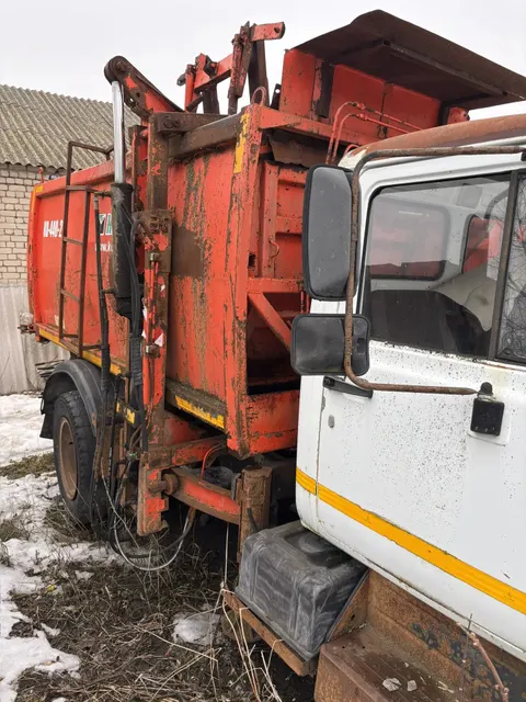 ТС КО-440-2; Наименование МУСОРОВОЗ; VIN XVL483213D0003059; Категория ТС (А,В,С,D) С; Год изготовления ТС 2013; Модель, номер двигателя Д245. 7Е4 813553; Шасси  (рама) № X96330900D042886; Кузов (кабина, прицеп) № 330700D0217604; Цвет кузова (кабины, прицепа) БЕЛЫЙ; Мощность двигателя, л.с. (кВт) 125.4 л.с (92.2 кВт); Рабочий объем двигателя, куб см 4750; Тип двигателя ДИЗЕЛЬНЫЙ; Экологический класс ЧЕТВЕРТЫЙ; Разрешенная максимальная масса , кг 8180; масса без нагрузки, кг 4950.