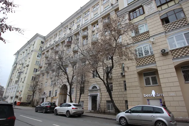 Продажа имущества, находящегося в собственности города Москвы: жилое помещение по адресу: г. Москва, ул. Донская, д. 6 стр. 2, кв. 104, общей площадью 48,8 кв. м (Этаж № 1), кадастровый номер: 77:01:0006004:1744