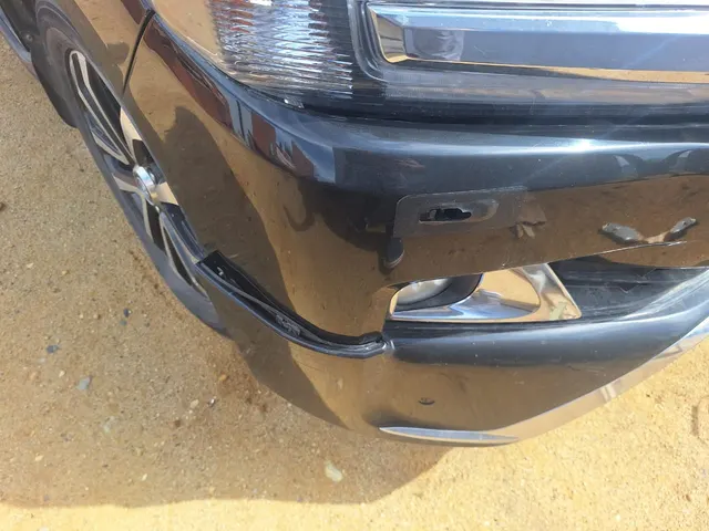 Toyota Land Cruiser 200, 2010 г. выпуска, цвет чёрный, VIN JTMHT05J105077748, номер шасси (рамы) JTMHT05J105077748. Местонахождение: РС(Я). Собственник ООО «А - Капитал».