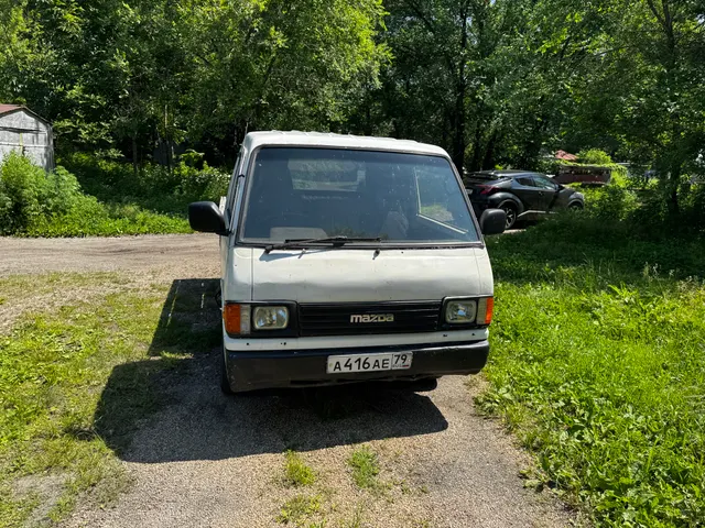 Автомобиль марки «Mazda Bongo Brawny», г.р.з. A416AE79, в кузове белого цвета, 1993 года выпуска,  № шасси SD2AT409740, мощность 66 л.с.