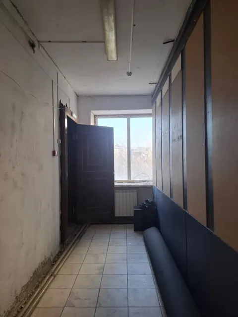 нежилое помещение площадью 233,6 кв.м., кадастровый номер: 14:36:105022:1976, расположенное по адресу: Российская Федерация, Республика Саха (Якутия), г. Якутск, ул. Орджоникидзе, д. 10