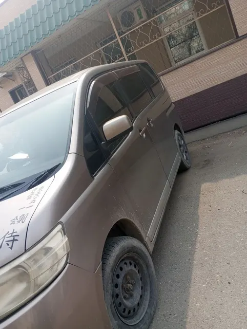 АМСТ Nissan Serena, г.в. 2006, г/н У008АЕ125, №кузова С25122164, №двиг. 163395А, соб-к Садиров Н.С.О. (имеются обременения: Постановление Уссурийского районного суда ПК от 24.07.2015г.)