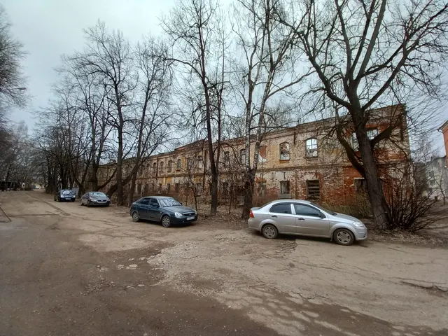 Нежилое здание, 2-этажное, площадь 2 188,5 кв. м., адрес: Ярославская область, муниципальный округ Переславль-Залесский, город Переславль-Залесский, площадь Комсомольская, дом 39, кадастровый номер: 76:18:010806:66