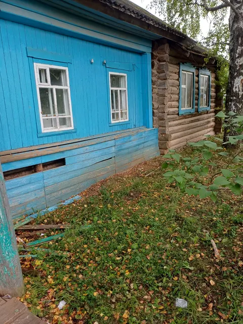 Нежилые здания и земельный участок по адресу: д. Кекур, ул. Н.В. Попова, д. 14