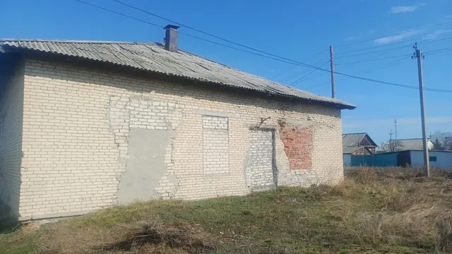 Нежилое здание - Магазин, расположенное по адресу: Челябинская область, Октябрьский район, п.Свободный, ул. 40 лет Победы, д.11а