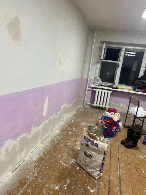 Нежилое помещение, общей площадью 17,6 кв.м., расположенное по адресу: Свердловская область, г. Асбест, пр-т имени В.И. Ленина, здание 29, 4 этаж, номер на поэтажном плане согласно техническому паспорту: № 11. Нежилое помещение находится на четвертом этаже в здании учебного корпуса, год постройки здания: 1967 г., материал стен: кирпич, количество этажей: 5; помещение электрифицировано, имеет теплоснабжение. Кадастровый номер здания, в котором находит помещение: 66:34:0502029:556