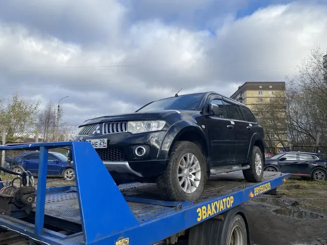 Транспортное средство Mitsubishi Pajero Sport, 2008 года выпуска, цвет - черный, VIN MMCGNKH809FZ01698, государственный номер М397НЕ29. Состояние ТС: коррозия по кузову, трещина на лобовом стекле и другие повреждения, не на ходу.