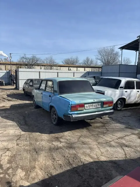А/м ВАЗ 2107, гос. № Х899АХ30, 2001 г/в, VIN XTA21070011424859, цвет серо-зелено-голубой, (ключи). 1 шт