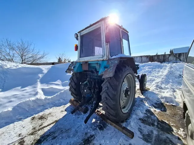 ЮМЗ-6АКЛ Трактор, заводской номер 550547, год изготовления 1987, аппаратно - программный навигационный комплекс АDM 700 ГЛОНАСС, 2ПТС-4 тракторный  прицеп, заводской номер 13224, год изготовления 1994