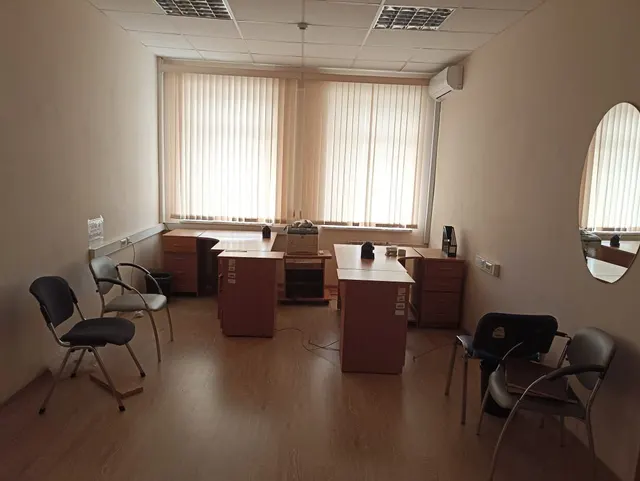 Нежилое помещение, площадью 195,5 кв.м., кадастровый номер: 74:05:0900079:81, реестровый номер: П13740005053, по адресу: Челябинская обл., р-н Варненский, с. Варна, ул. Мира, д. 15/1, пом. 201. Целевое назначение: нежилое.