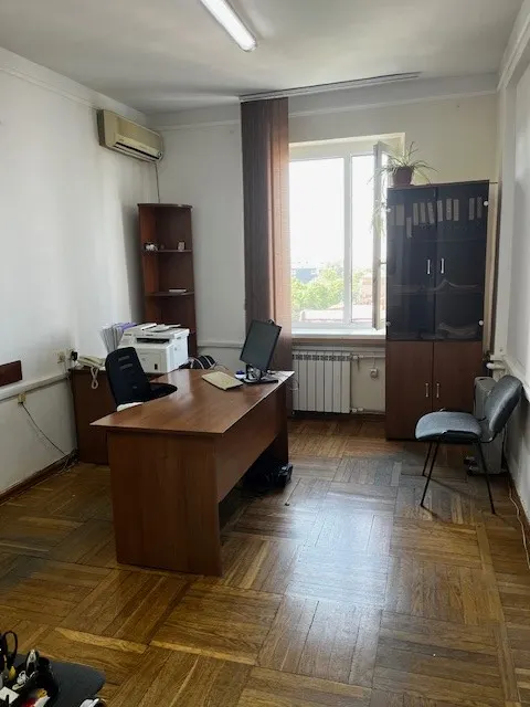 Объект аренды, площадь 165,1 кв. м., номера на поэтажном плане 6 этажа: 15,16(ч.1),16(ч.2),16а,16б,17,18,19, адрес (местонахождение) объекта: Республика Северная Осетия-Алания, г Владикавказ, пр-кт Коста, д 134