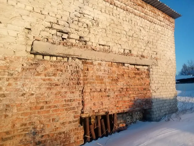 Нежилое здание, угольная котельная с кадастровым номером 54:23:021301:641, площадью 115 кв.м. Адрес (местоположение): Российская Федерация, Новосибирская область, муниципальный район Татарский, сельское поселение Киевский сельсовет, с. Киевка, ул. 9 Мая, д. 35б, с земельным участком с кадастровым номером 54:23:021301:126, площадью  1048 кв.м., адрес: Российская Федерация, Новосибирская область, муниципальный район Татарский, сельское поселение Киевский сельсовет, село Киевка, улица 9 Мая, дом 35