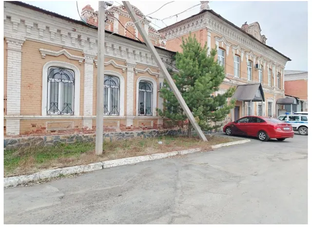 Аукцион в электронной форме по продаже земельного участка, кадастровый номер: 56:43:0302021:2, площадью 1144 кв. м., расположенного по адресу: Оренбургская область, г. Орск, ул. Куйбышева. На земельном участке расположено административное здание МОБ, кадастровый номер: 56:43:0302021:17, РНФИ П11570022602 площадью 535,6 кв. м.,