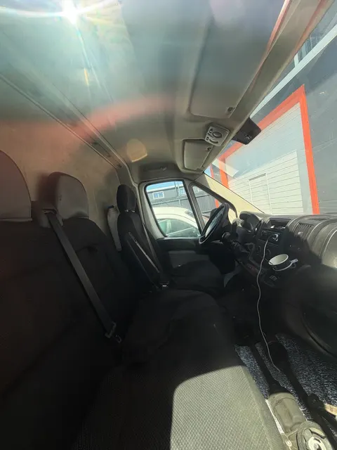 Грузовой фургон Peugeot Boxer, 2016 года выпуска, цвет - белый, государственный номер Н107ТН46, идентификационный номер (VIN) VF3YАZMFB12C41585, номер кузова (прицепа) VF3YАZMFB12C41585, номер двигателя 0968393. Состояние транспортного средства: по всему кузову имеются царапины, сколы, трещина на лобовом стекле, в нерабочем состоянии, неисправна коробка передач, имеются следы коррозии металла. Должник – Потребительское общество «Рассвет».